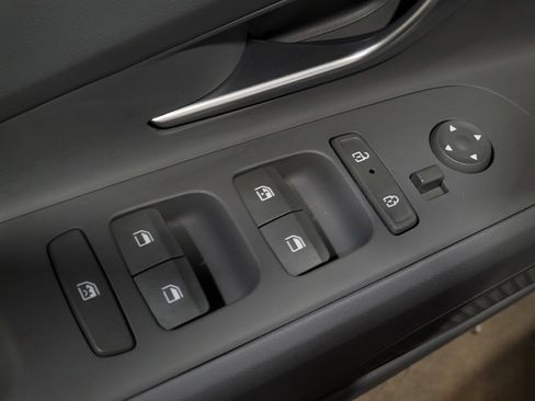 Used 2025 Hyundai Elantra Sport image 27