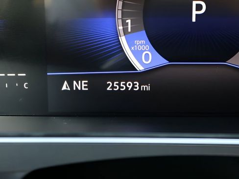 Used 2024 Volkswagen Tiguan Wolfsburg Edition image 28