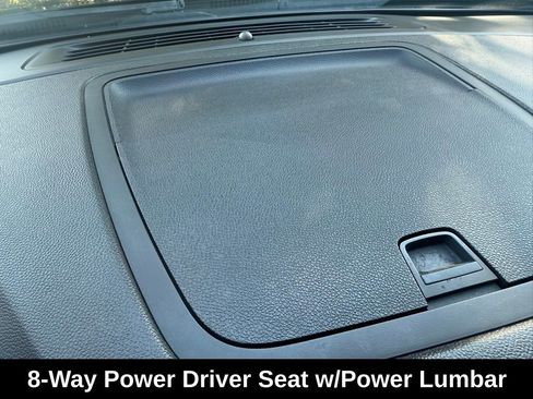 Used 2017 Chevrolet Traverse LT w/ Style and Technology Package image 11