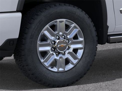 New 2026 Chevrolet Silverado 2500 High Country w/ High Country Premium Package AWD/4WD image 9