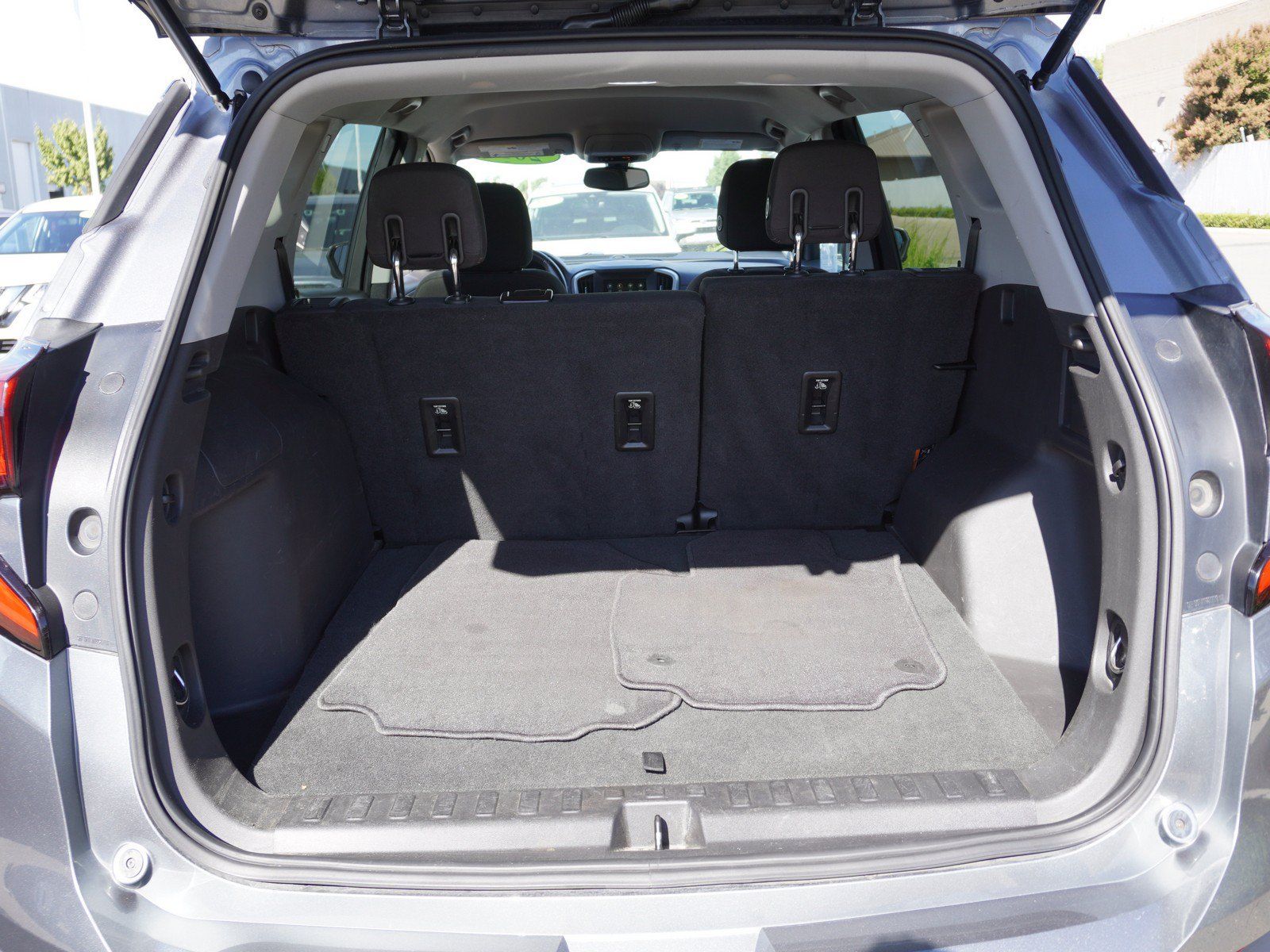 Used 2019 GMC Terrain SLE w/ Driver Convenience Package FWD image 11