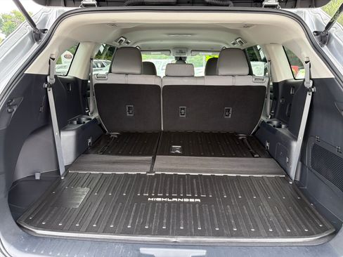 Used 2023 Toyota Highlander L FWD image 30