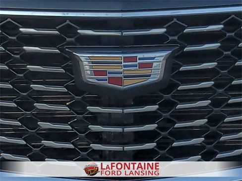 Used 2023 Cadillac XT4 Premium Luxury image 9