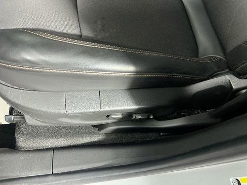 Used 2022 Chevrolet Trax LT w/ LT Convenience Package image 14