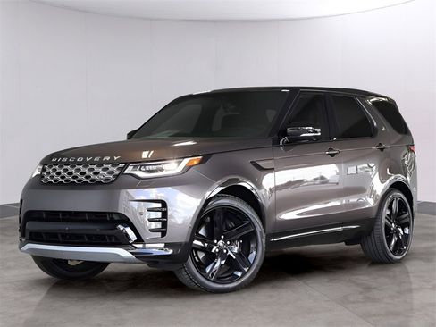 Used 2025 Land Rover Discovery Metropolitan Edition image 2