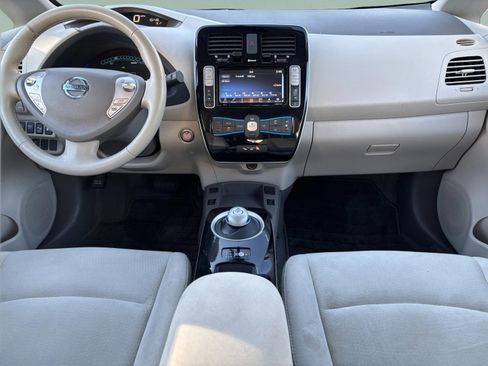 Used 2016 Nissan Leaf SV image 5