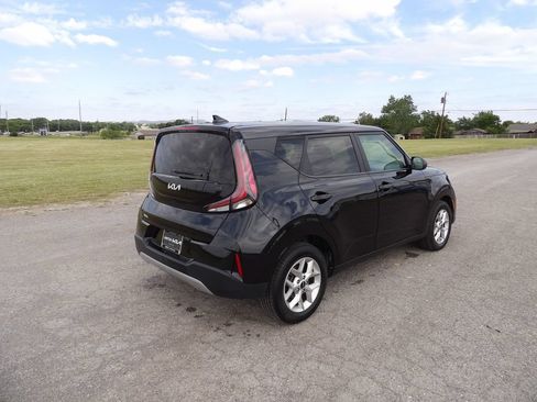 Used 2024 Kia Soul LX w/ Option Group 015 FWD image 6
