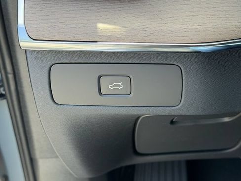 New 2026 Volvo XC90 B5 Core AWD/4WD image 23