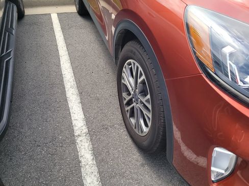 Used 2020 Ford Escape SEL FWD image 4