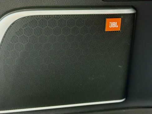 Certified 2024 Toyota Venza Limited image 19