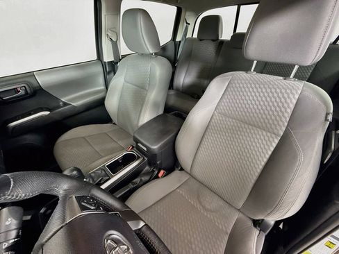Used 2021 Toyota Tacoma SR5 w/ SR5 Appearance Package (SM) RWD image 11