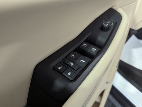 Used 2024 Jeep Grand Cherokee Limited image 17