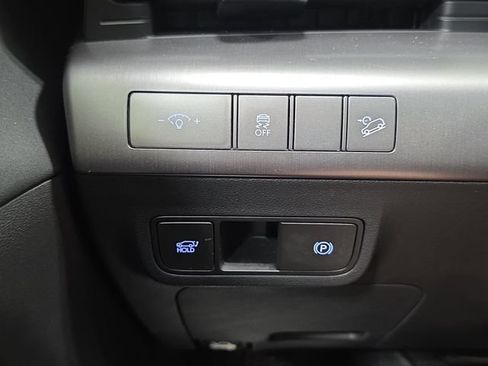 Used 2024 Hyundai Kona Limited AWD/4WD image 26