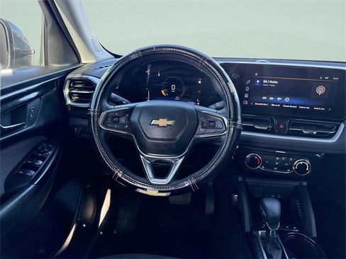 Used 2024 Chevrolet TrailBlazer LT w/ LT Cold Weather Package image 27