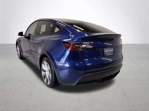 Used 2021 Tesla Model Y Long Range AWD/4WD image 11