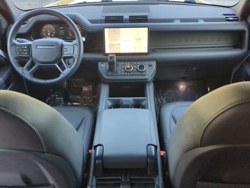 Used 2025 Land Rover Defender 110 X-Dynamic SE image 15
