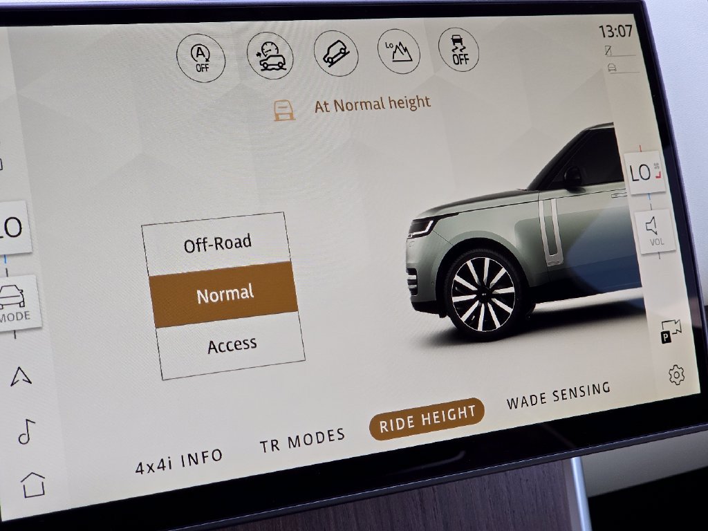 New 2026 Land Rover Range Rover SE AWD/4WD image 39