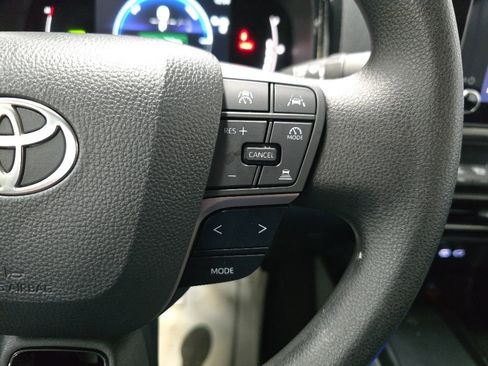 Used 2025 Toyota Camry LE FWD image 20