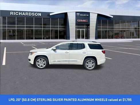 Used 2018 GMC Acadia Denali w/ Technology Package image 2