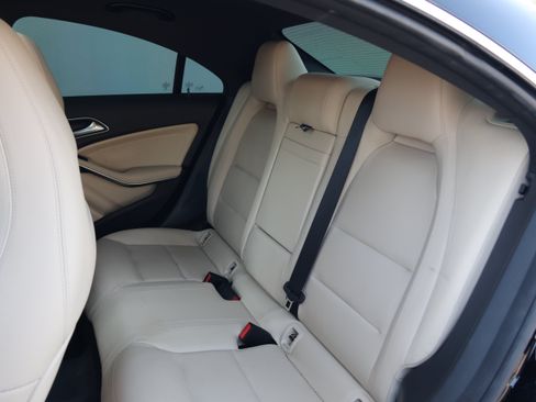 Used 2018 Mercedes-Benz CLA 250 4MATIC image 34