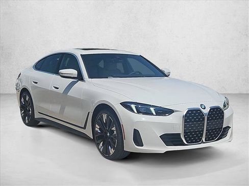 Used 2026 BMW 430i w/ Premium Package RWD image 3