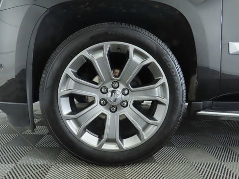 Used 2020 Cadillac Escalade Luxury w/ LPO, Radiant Package image 31