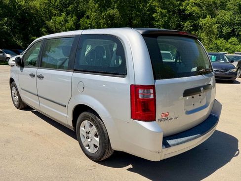 Used 2008 Dodge Grand Caravan SE FWD image 3
