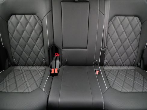 Certified 2025 Volkswagen Atlas SEL Premium R-Line image 12