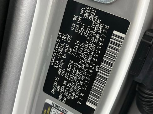 Used 2025 Kia Sorento S w/ Panoramic Sunroof Package image 36