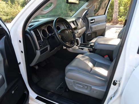 Used 2013 Toyota Sequoia Limited image 15