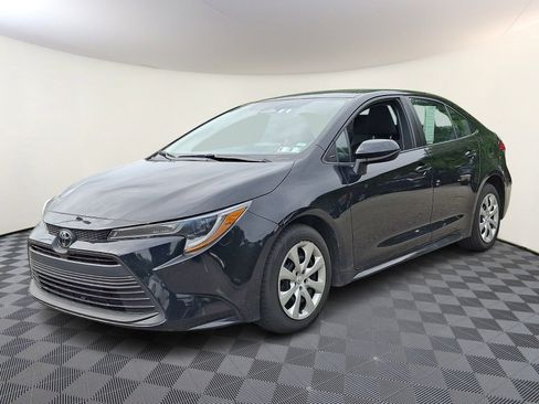 Used 2024 Toyota Corolla LE FWD image 3