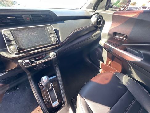 Used 2019 Nissan Kicks SR w/ SR Premium Package image 18