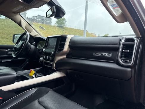 Used 2019 RAM 1500 Laramie AWD/4WD image 29