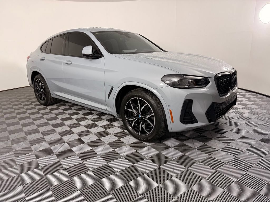 Used 2023 BMW X4 xDrive30i w/ M Sport Package AWD/4WD image 5