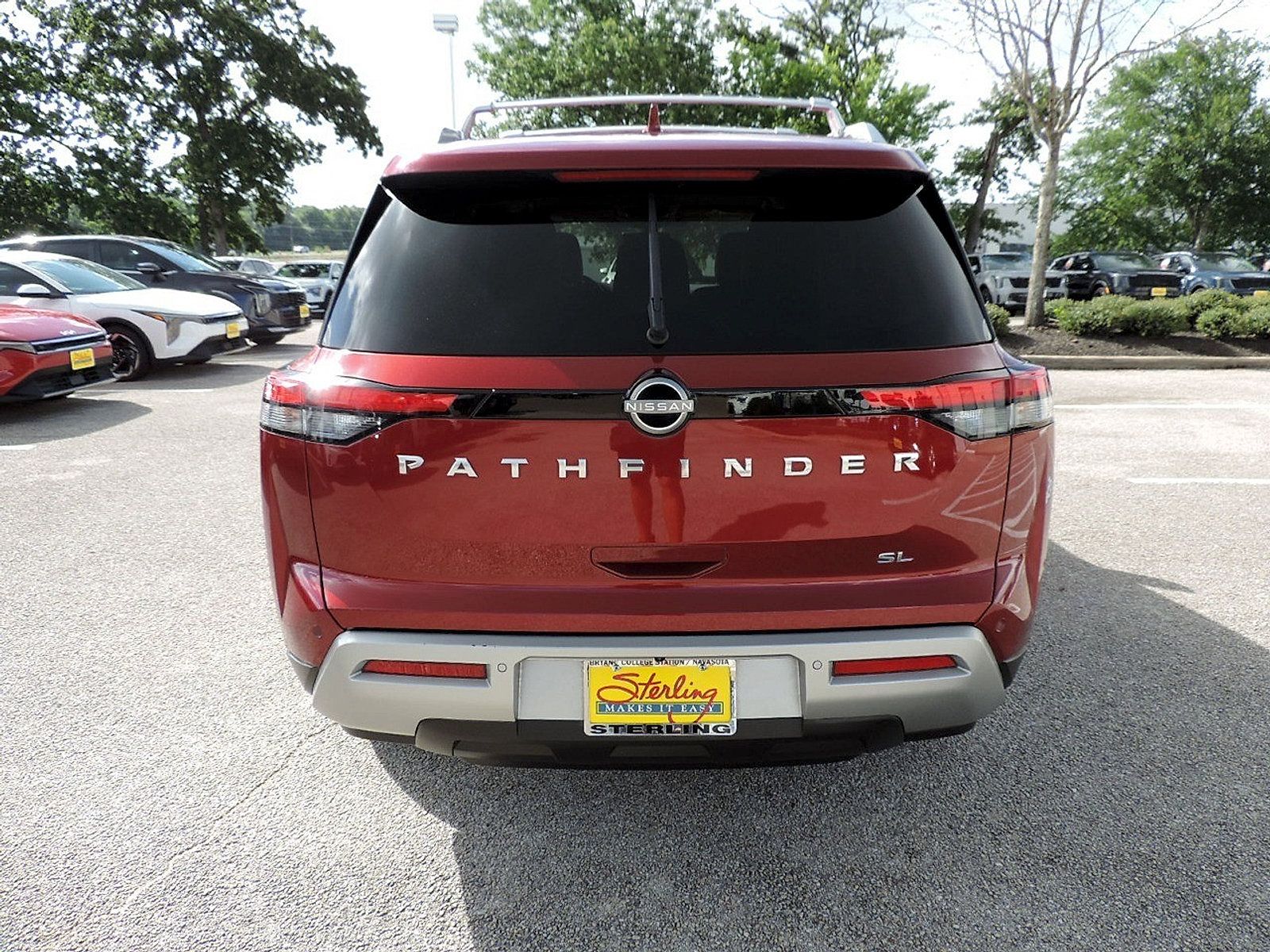 Used 2023 Nissan Pathfinder SL FWD image 6