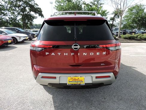 Used 2023 Nissan Pathfinder SL FWD image 6