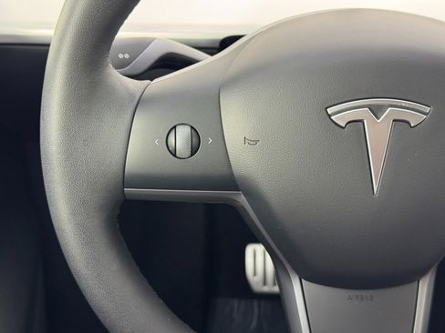 Used 2021 Tesla Model Y Performance image 19