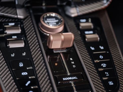 New 2026 Aston Martin Vanquish Convertible image 33