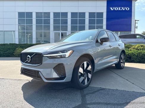 Certified 2025 Volvo XC60 T8 Plus w/ Protection Package Premier AWD/4WD image 39