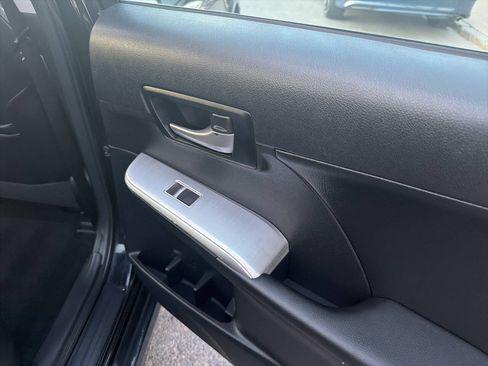 Used 2012 Toyota Camry SE w/ Leather Pkg FWD image 32