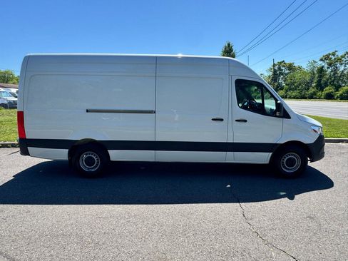 Used 2021 Mercedes-Benz Sprinter 2500 image 4