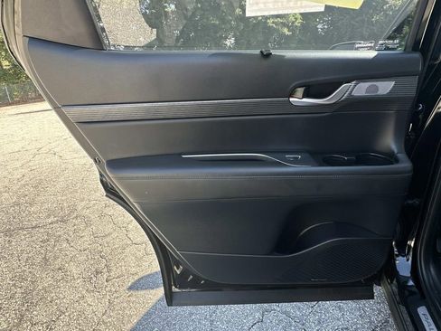Used 2023 Hyundai Palisade Limited w/ Cargo Package image 22