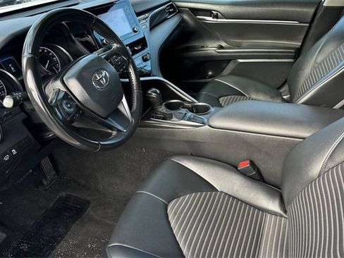 Used 2023 Toyota Camry SE image 11