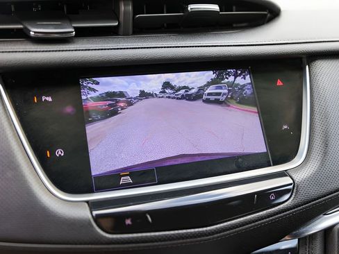Used 2022 Cadillac XT6 Luxury FWD image 18