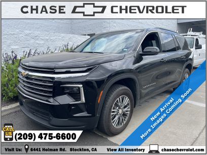 Used 2025 Chevrolet Traverse LT
