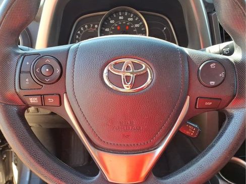 Used 2015 Toyota RAV4 LE FWD image 14