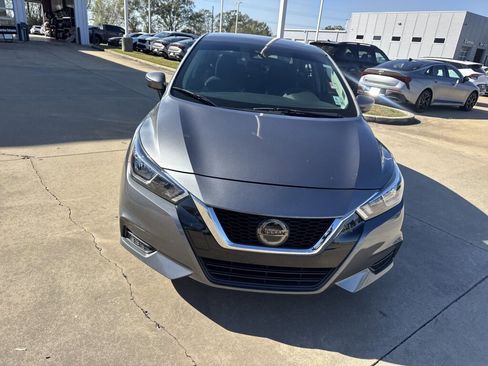 Used 2021 Nissan Versa SV image 6