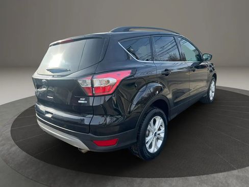 Used 2018 Ford Escape SE w/ SE Sync 3 Package AWD/4WD image 5