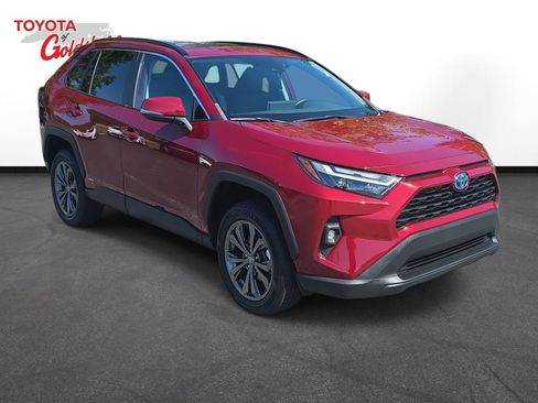 Used 2022 Toyota RAV4 XLE Premium AWD/4WD image 3