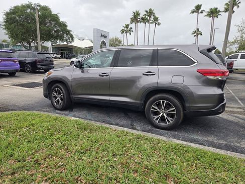 Used 2019 Toyota Highlander Plus image 5